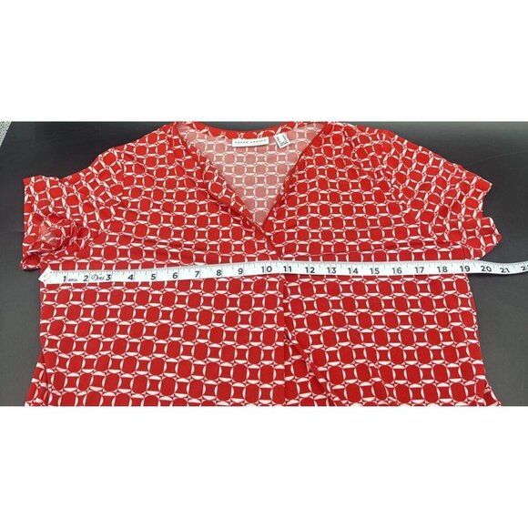 Susan Graver Women’s Red White Geometric Cap Sleeve V-Neck Liquid Knit Top Sz S - Picture 8 of 9